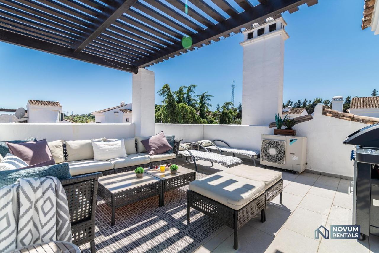 Modern 2 Bedroom Penthouse W/ Terrace, Pool & Bbq Apartemen Marbella