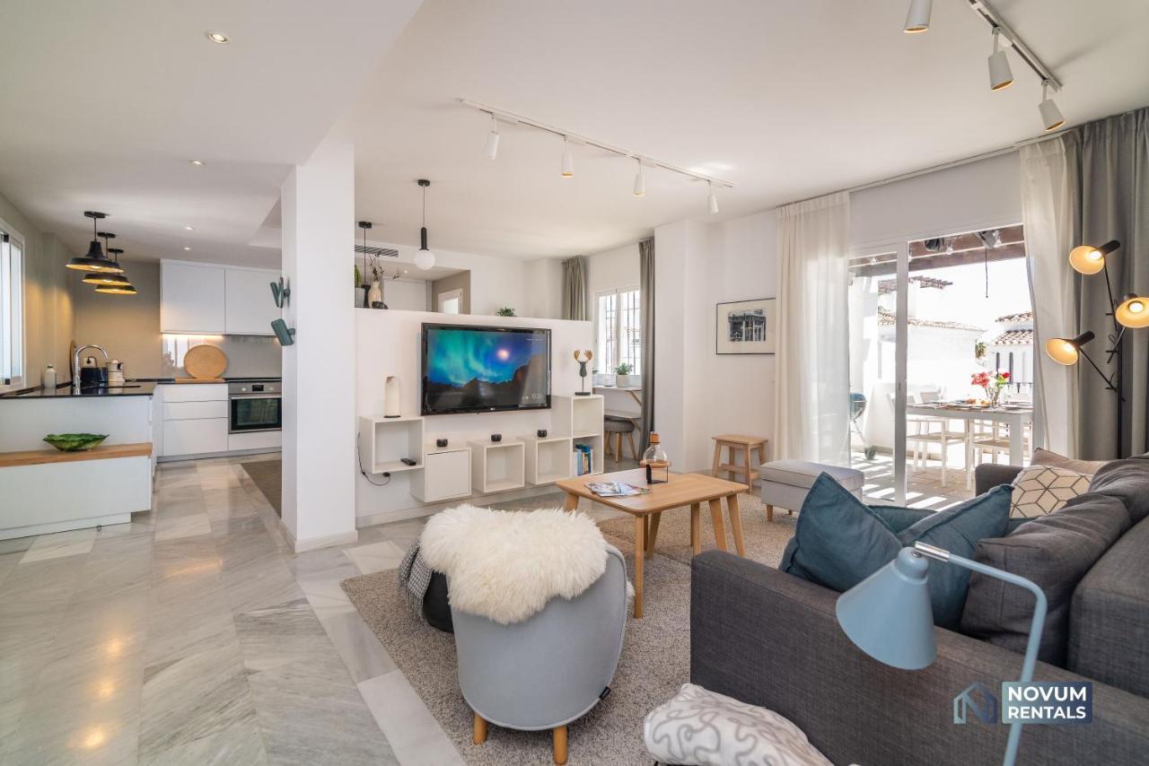 Modern 2 Bedroom Penthouse W/ Terrace, Pool & Bbq Apartemen Marbella